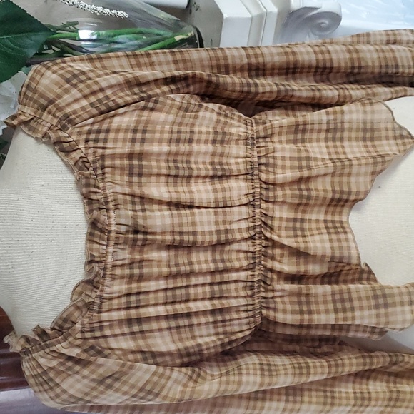 Charming plaid crop top CUTE! - Picture 10 of 10